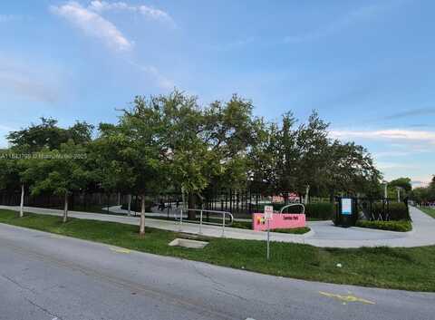 801 NE 5th St, Hallandale Beach, FL 33009