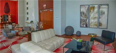 1300 Brickell Bay Dr, Miami, FL 33131