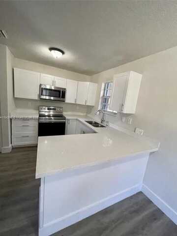170 NE 142nd St, Miami, FL 33161