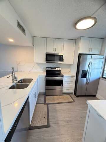 1508 Whitehall Dr, Davie, FL 33324