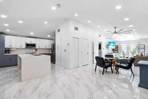 2001 N 22nd Ave, Hollywood, FL 33020