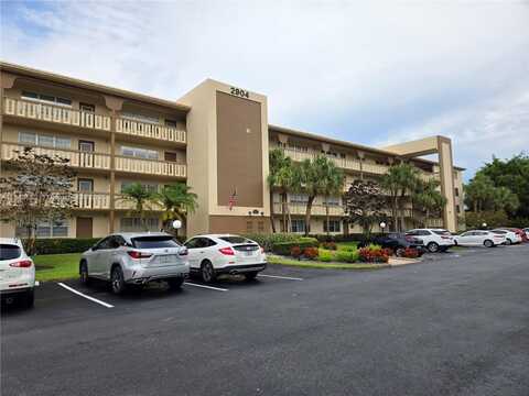 2904 Victoria Pl, Coconut Creek, FL 33066