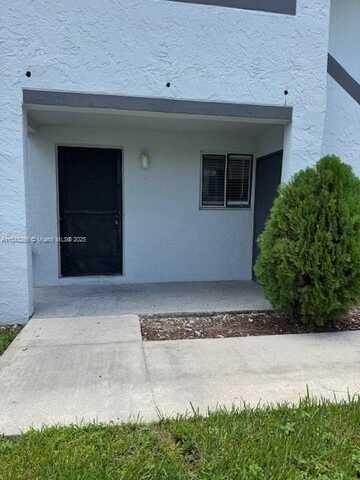 153 Lakeview Dr, Weston, FL 33326