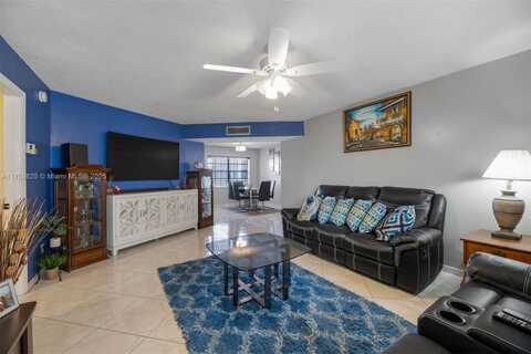 4270 NW 40th St, Lauderdale Lakes, FL 33319
