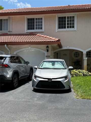 8964 NW 38th Dr, Coral Springs, FL 33065