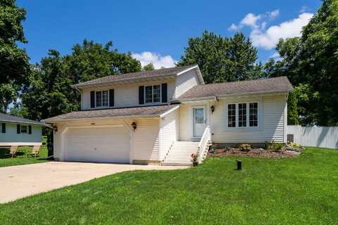 N7686 Rendell Dr, Elkhorn, WI 53121