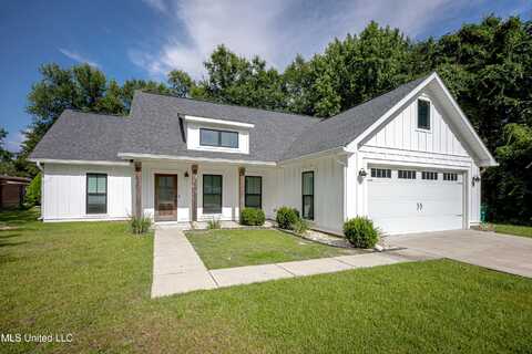 1602 Lake Mars Avenue, Ocean Springs, MS 39564