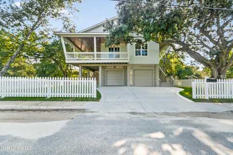 223 Clark Avenue, Pass Christian, MS 39571