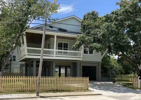223 Clark Avenue, Pass Christian, MS 39571