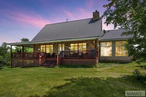 1585 Bone Road, Iona, ID 83427