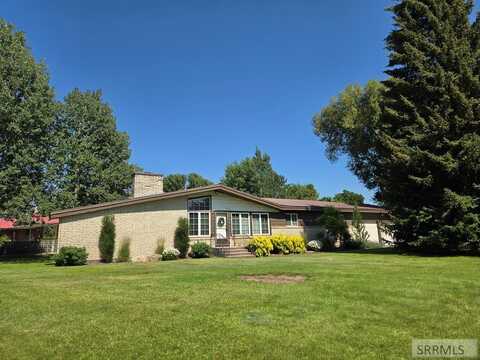 430 N 7th E, St Anthony, ID 83445