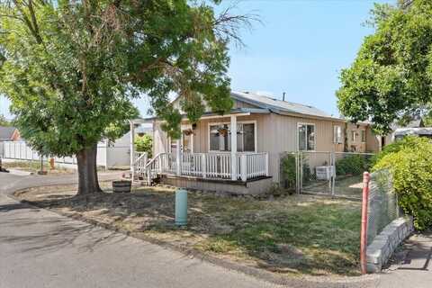 2226 Meadows Lane, Medford, OR 97501