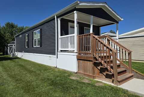 2908 W Loch Lomond Ct, Highland, MI 48357