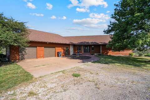9736 West Lake RD, Ozawkie, KS 66070
