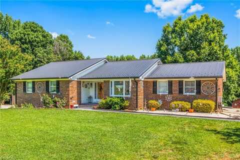 193 Deerfield Country Road, Randleman, NC 27317