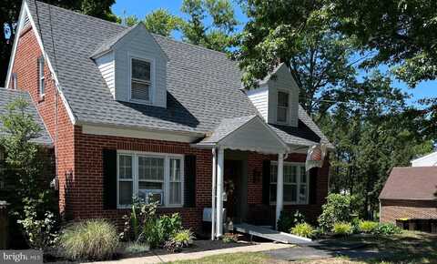 2631 N CHARLOTTE STREET, POTTSTOWN, PA 19464