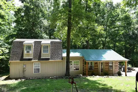 835 N Woodland Circle, Bloomfield, IN 47424