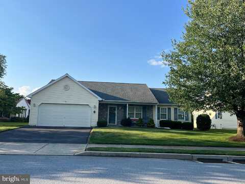 17 GREENBRIAR DRIVE, MYERSTOWN, PA 17067