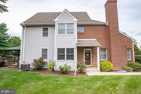 8041 CROSS CREEK CIRCLE, BREINIGSVILLE, PA 18031