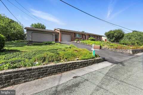 36 HILLSIDE DRIVE, CHAMBERSBURG, PA 17202