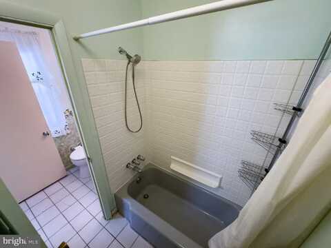 8430 HALLMARK CIRCLE, BALTIMORE, MD 21234