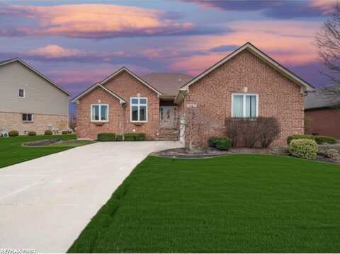 21152 Glenview, Macomb, MI 48044