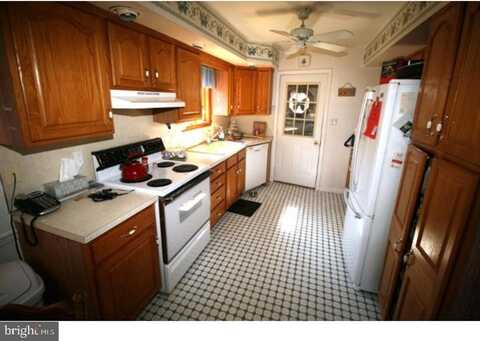 26 PILLAR ROAD, READING, PA 19605