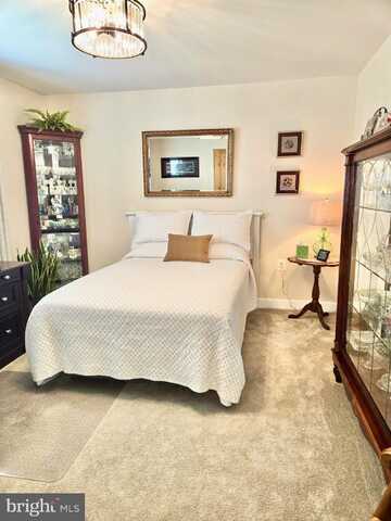 229 PORCH LIGHT LANE, HEDGESVILLE, WV 25427