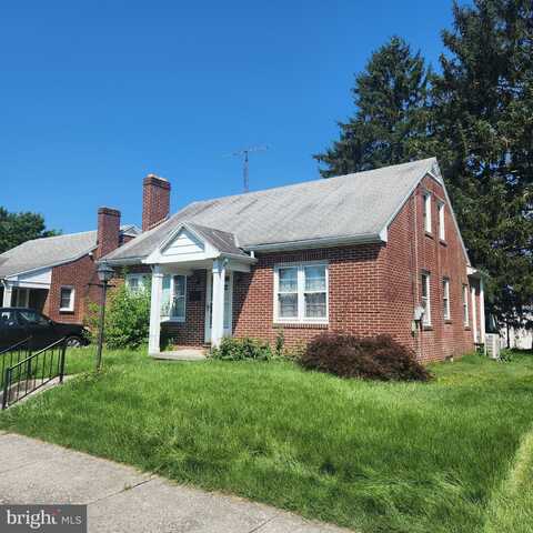 40 E MYRTLE STREET, LITTLESTOWN, PA 17340