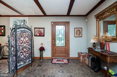 578 OLD LANCASTER PIKE, READING, PA 19607