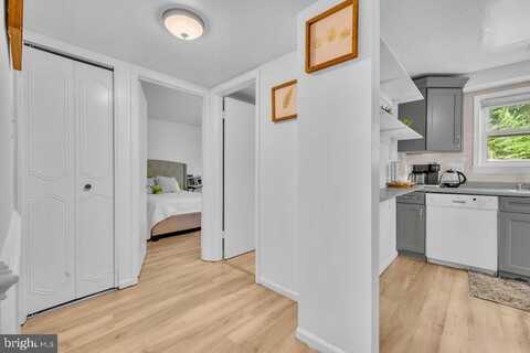 1112 E MAPLE AVENUE, STERLING, VA 20164