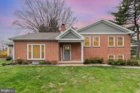 16 CIRCLE DRIVE, CARLISLE, PA 17015
