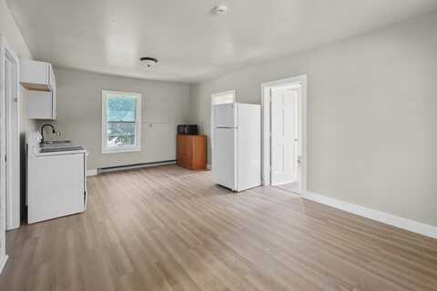 32 Worecster Road, Charlton, MA 01507