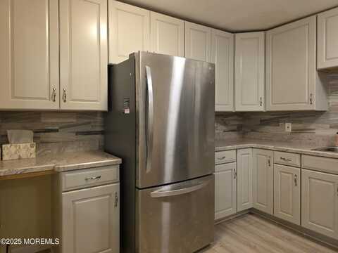 1 Flamingo Terrace, Manchester, NJ 08759