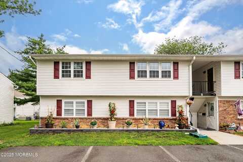 5 Pennsylvania Drive, Matawan, NJ 07747