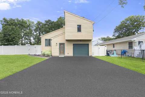 512 Manchester Street, Toms River, NJ 08757