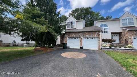 33 Kinglet Avenue, Marlboro, NJ 07746