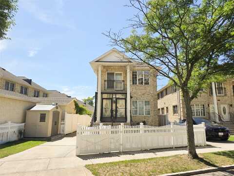 16-10 150th Place, Whitestone, NY 11357