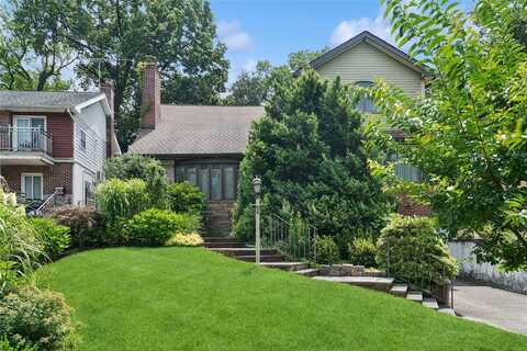 19522 McLaughlin Avenue, New York, NY 11423