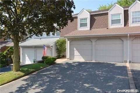 95 Woodlake Drive W, Woodbury, NY 11797
