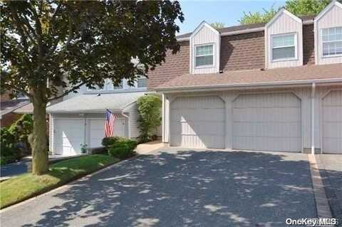 95 Woodlake Drive W, Woodbury, NY 11797