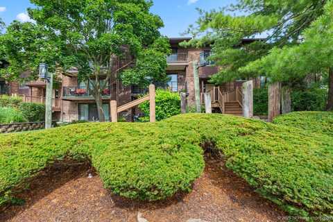 1313 Cass Lane E, Westmont, IL 60559