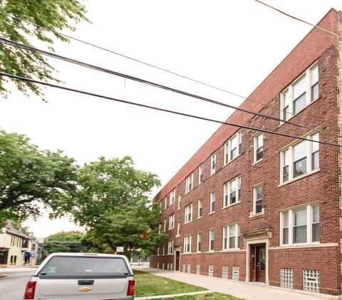1154 W BARRY Avenue, Chicago, IL 60657