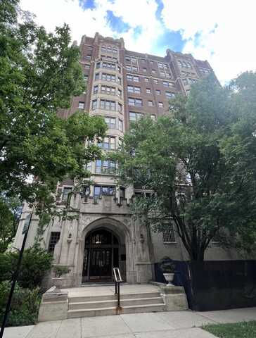 6901 S Oglesby Avenue, Chicago, IL 60649
