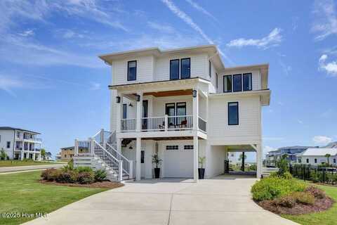 11 Amidships Lane, Hampstead, NC 28443