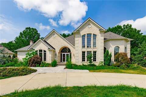 6213 Diana Court, Highland Heights, OH 44143