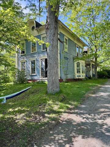 60 Bunker Hill Street, Lancaster, NH 03584