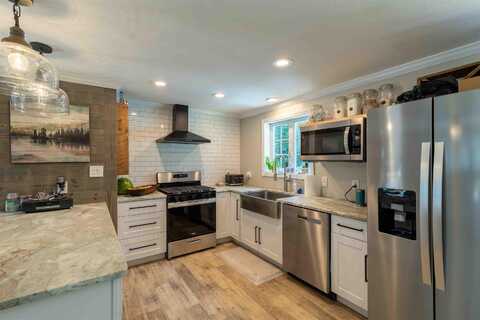 21 Woodcrest Drive, Ossipee, NH 03864