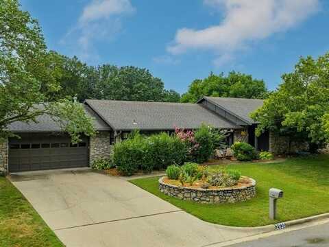 2930 W Cambridge Court, Bartlesville, OK 74006