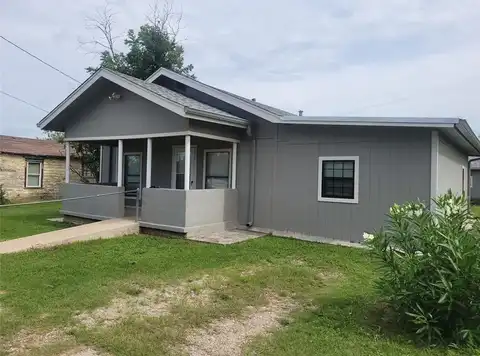1009 W Mesquite Street, Coleman, TX 76834